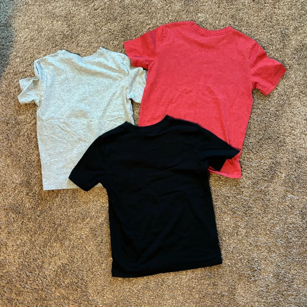 Boy’s Gap Lot of 3 Graphic Tshirts Size M